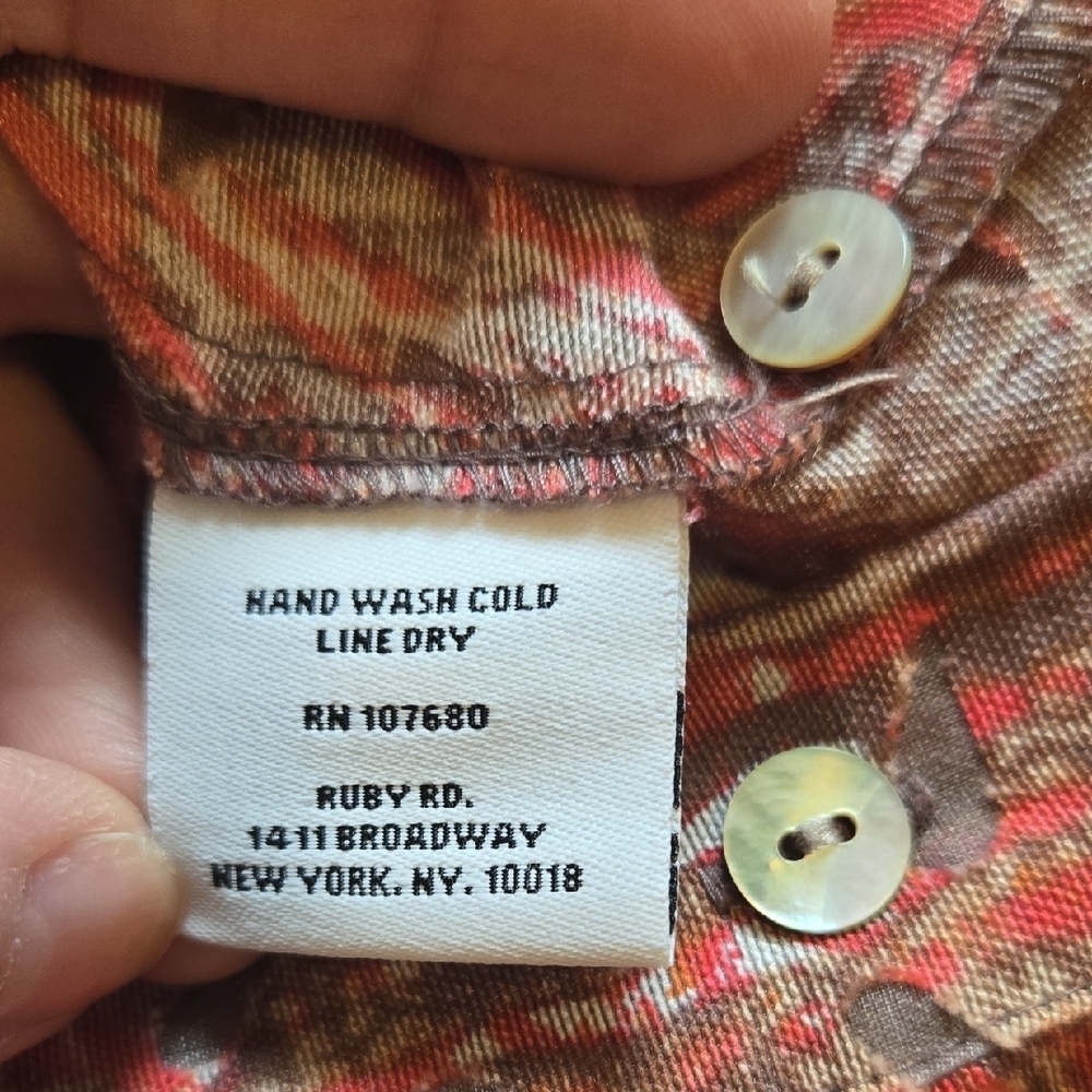Ruby Rd. Boutique Red and Brown Roll Sleeves Button Up Blouse Size 16 - Picture 7 of 7